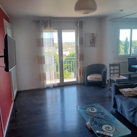 5 Pieces Appartement *